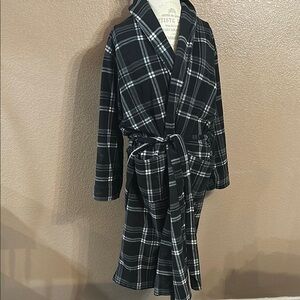 Black and White Plaid Robe  HG